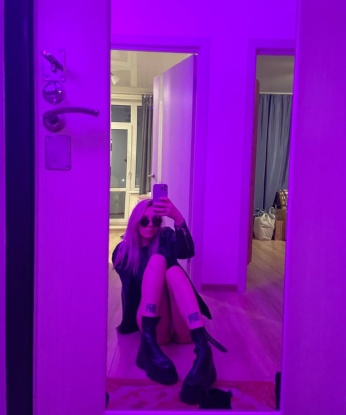 Возможности у меня разнообразные: классический секс, оральные ласки, анальный секс, эротический массаж и многое другое. Я знаю, как доставить удовольствие и расслабление 😉 Живу в Москве, так что если ты находишься в столице, буду рада встретиться с тобой. Мои услуги абсолютно конфиденциальны и безопасны. У меня много положительных отзывов от довольных клиентов, и я гарантирую, что ты останешься доволен встречей со мной. Приходи и насладись незабываемым опытом со мной! 🔥😘 13071, 26 лет